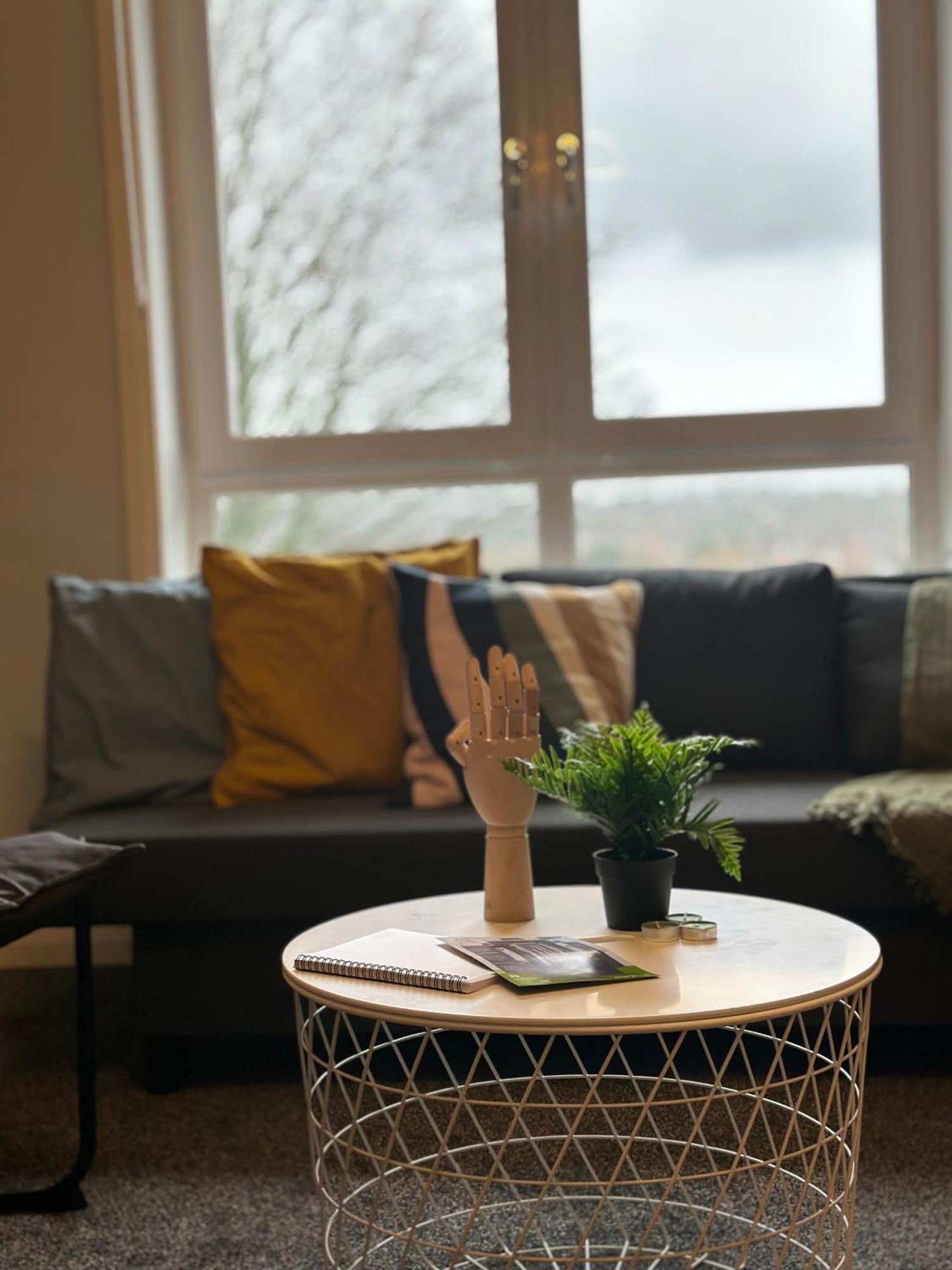 Glasgow Modern Style Home , Separate Entrance ภายนอก รูปภาพ