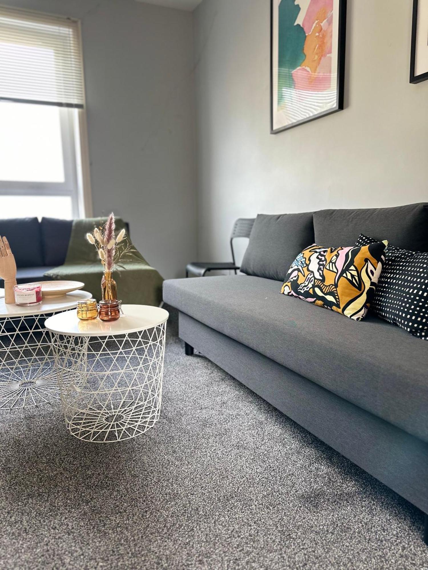 Glasgow Modern Style Home , Separate Entrance ภายนอก รูปภาพ