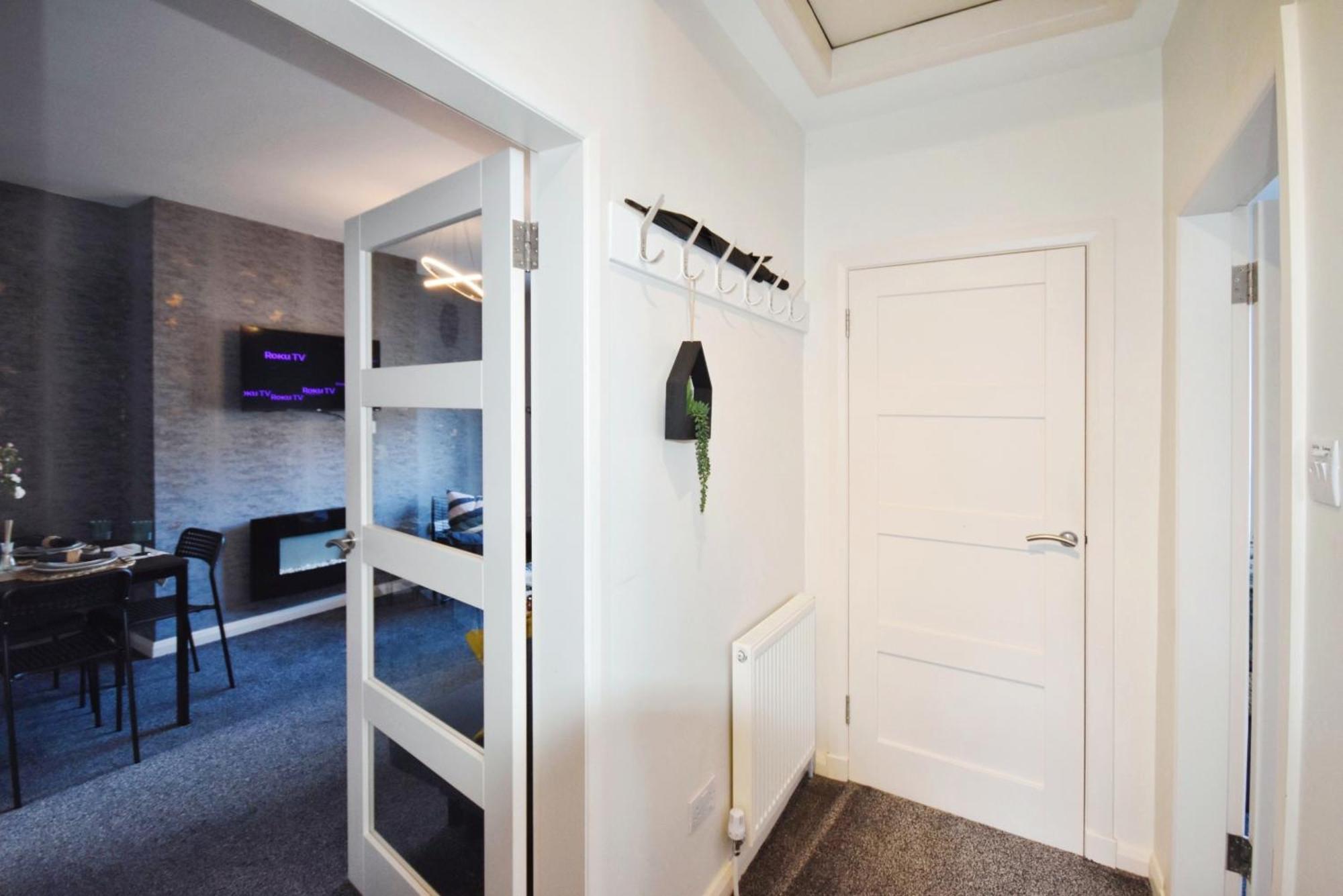 Glasgow Modern Style Home , Separate Entrance ภายนอก รูปภาพ