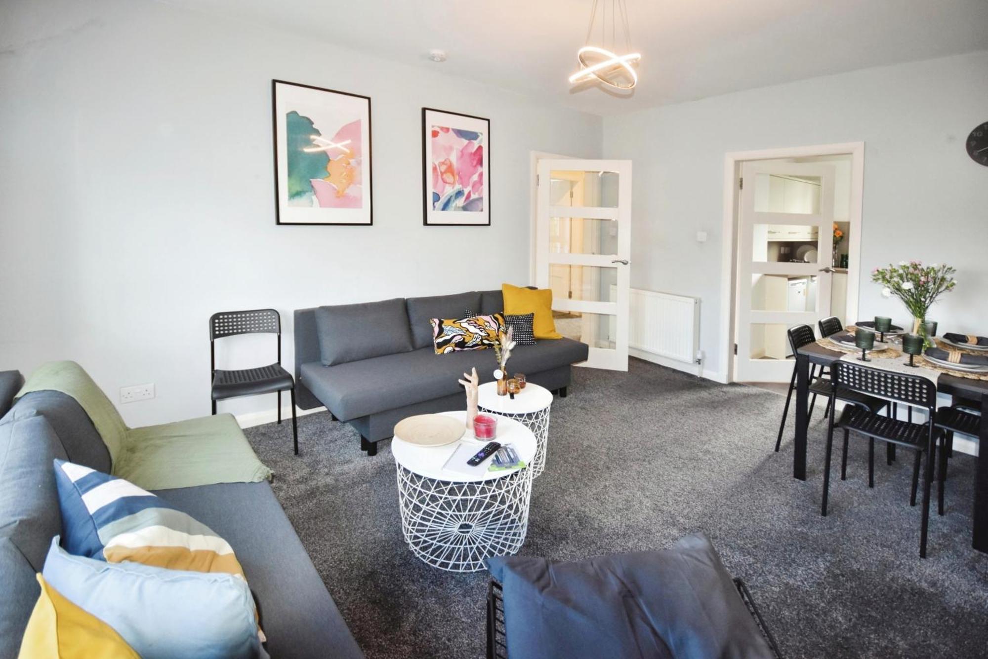 Glasgow Modern Style Home , Separate Entrance ภายนอก รูปภาพ