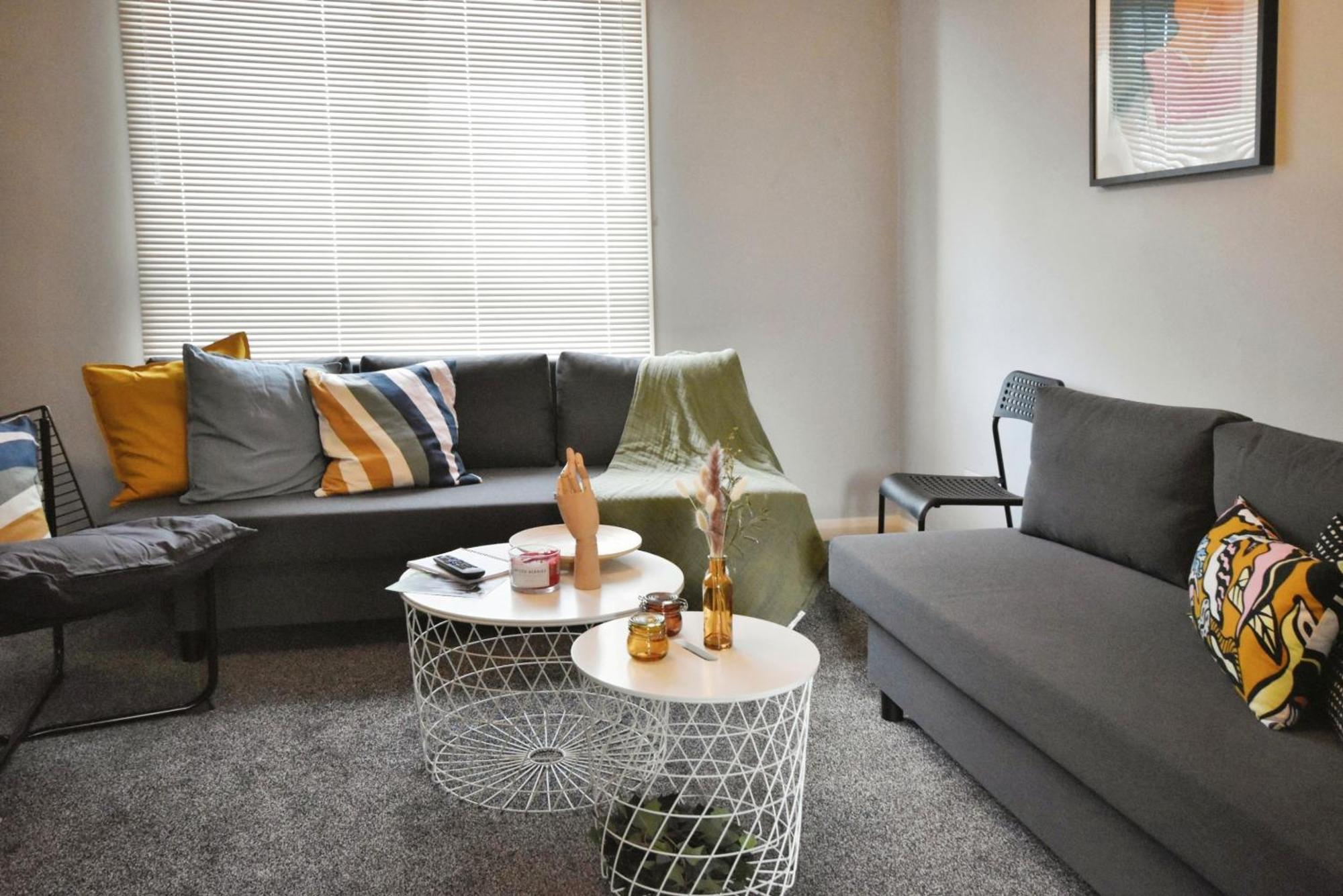 Glasgow Modern Style Home , Separate Entrance ภายนอก รูปภาพ