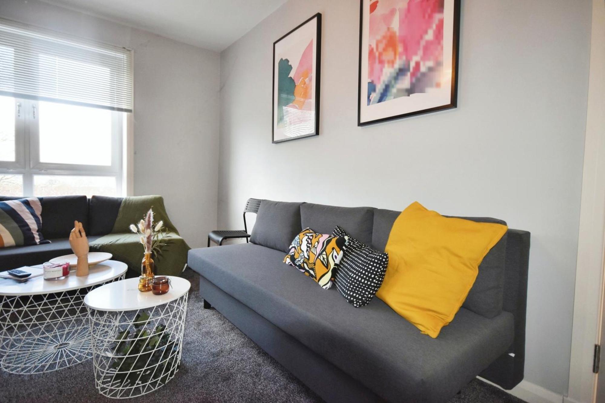 Glasgow Modern Style Home , Separate Entrance ภายนอก รูปภาพ