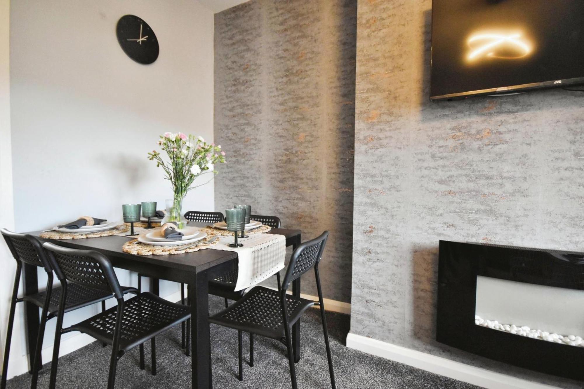 Glasgow Modern Style Home , Separate Entrance ภายนอก รูปภาพ