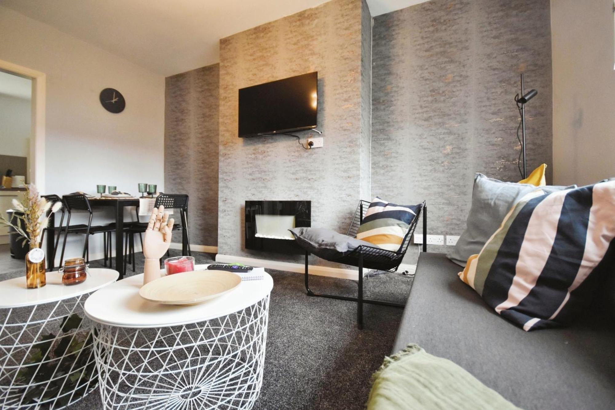 Glasgow Modern Style Home , Separate Entrance ภายนอก รูปภาพ