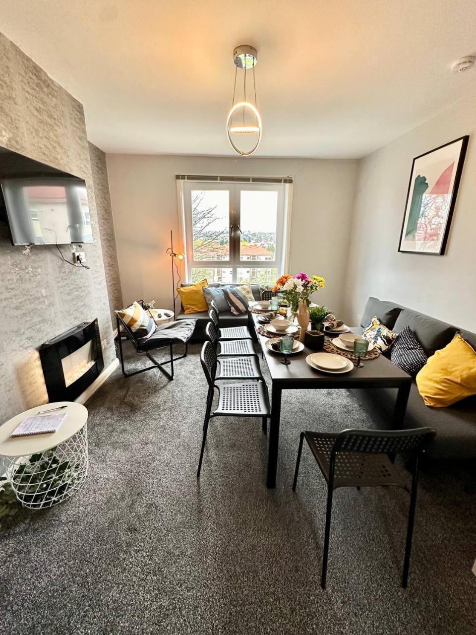 Glasgow Modern Style Home , Separate Entrance ภายนอก รูปภาพ
